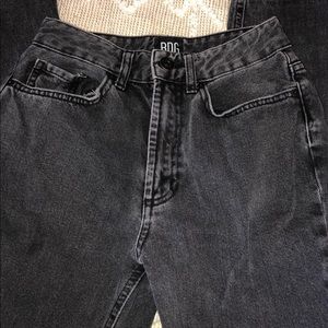 BDG BLACK MOM JEANS